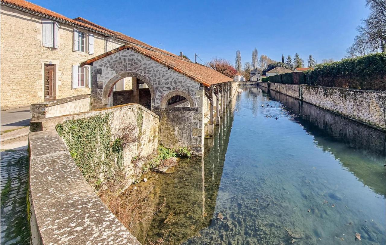 Les Lumas Villa Taize-Aizie Bagian luar foto